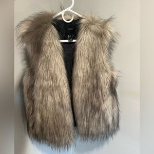 SZ S tan fur vest, never worn - like new